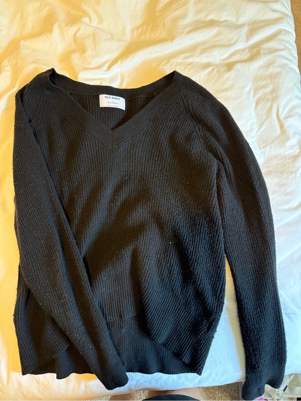 Old Navy Black V-Neck Women's Sweater